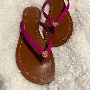 Tory Burch Thora Flat Sandal, Size 8-Fuchsia Leather With Gold Accents